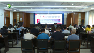我市举办“举旗帜·送理论”市级示范宣讲报告会