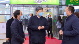孙勇检查督导校园食品安全和疫情防控工作