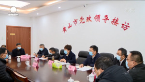 凌云在市联合接访中心接访时强调 改进工作作风 增强服务意识 让信访成为群众“信任之访”