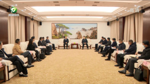 孙勇与卢锋一行举行招商会谈