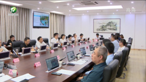 何毅与朱跃一行举行工作会谈