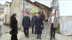 凌云赴徽州区走访慰问时强调 牢固树立以人民为中心的发展思想 时刻把群众冷暖安危记在心头