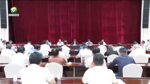 凌云在市委理论学习中心组学习会上强调  深入学习贯彻习近平总书记重要指示精神 持续推动黄山旅游业高质量发展行稳致远 何毅肖善武路海燕张明出席