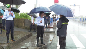 何毅调度并督导全市防汛工作时强调 强化风险意识和底线思维 全力守护人民群众生命财产安全