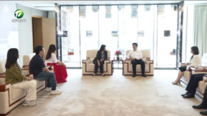 何毅与鲁晓昆、程琳一行举行工作会谈 江卓琪等参加