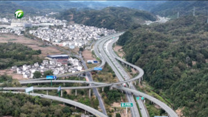 国庆假期 我市道路交通运输平稳有序