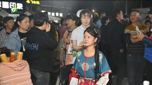 祁门中医夜市持续火爆