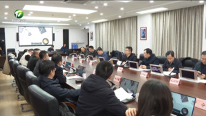 何毅与刘璐等客商举行工作会谈