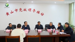丁纯在市联合接访中心接访时强调 依法依规妥善解决合理诉求 坚决维护人民群众合法权益