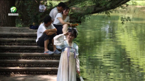 徽州区：古村秘境觅清凉 绿野溪畔享闲适