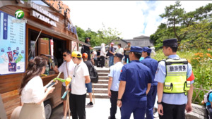 【锲而不舍落实中央八项规定精神】黄山风景区：打造“十五分钟服务圈”提升游客体验 推动学习教育走深走实