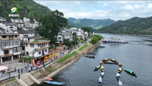 歙县：江畔渔村庆丰收  鱼龙共舞贺丰年