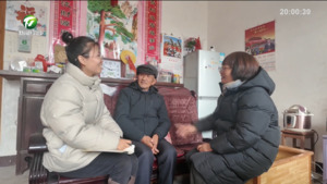 黟县：新春送年画 尊崇暖兵心