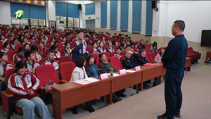 【我们的节日·清明】“清明祭英烈·榜样励青春” 全国道德模范 中国好人走进屯溪一中