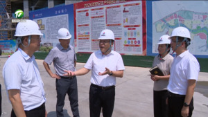 丁纯在屯溪区休宁县调研迎峰度夏工作 看望慰问高温一线劳动者 丁纯在屯溪区休宁县调研迎峰度夏工作 看望慰问高温一线劳动者