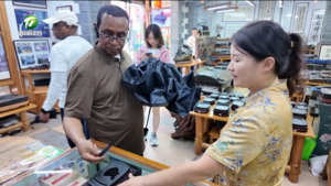 "以国际视角讲好黄山故事 徽州魅力获外交官盛赞
“欣欣向荣的中国·驻华外交官看安徽”黄山行圆满落幕"