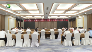 市第八次党代会各代表团继续讨论两个工作报告