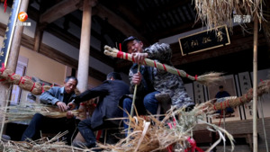 蜀源村：一夜草龙舞 祈盼丰收年