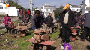 徽州区：机修“铁牛”好耕田
