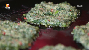 苦麦菜摊煎饼  清香脆嫩口感好