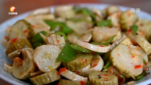 烤制“黄瓜嘣”  消暑又美味