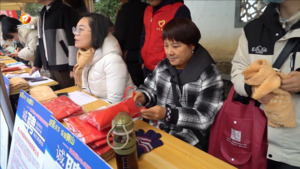 徽州区：春风送真情 就业暖民