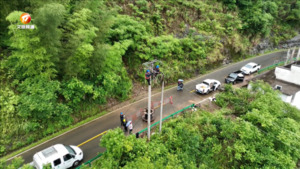 黟县：冒雨抢修供电设施  全力保障电力供应