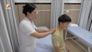 入伏首日贴敷忙 “冬病夏治”受青睐