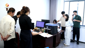 徽州区：服务窗口前移 上门办证“零距离”