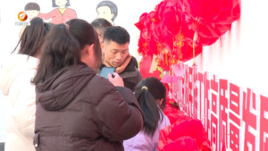 屯溪区：剪纸猜谜品汤圆 暖心共话邻里情