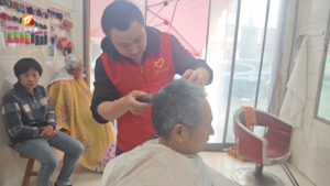 毕剑超：从“淋雨人”到“撑伞人”