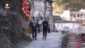 巾帼绽芳华 花开满庭芳
江东奇：青春执笔绘振兴