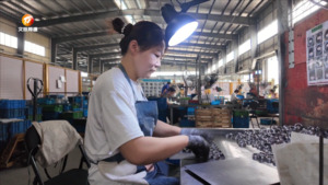 有了“妈妈岗” 顾家增收两不误